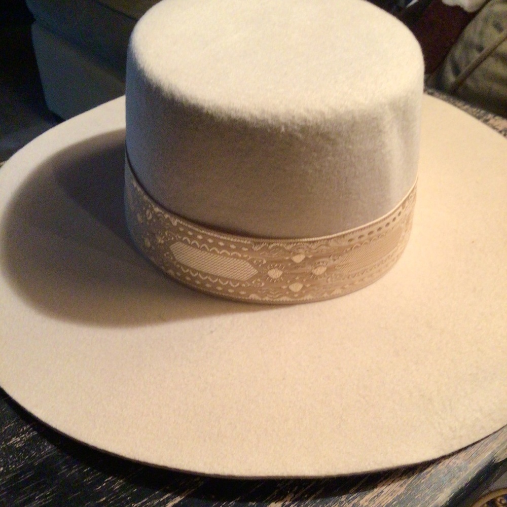 New! Lack of color rare wool boater